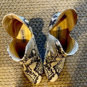 Steve Madden. 8.5 snake boots